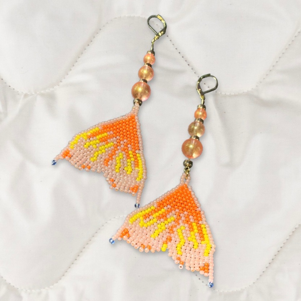 NWOT Handmade Mermaid Fin Seed Bead Earrings